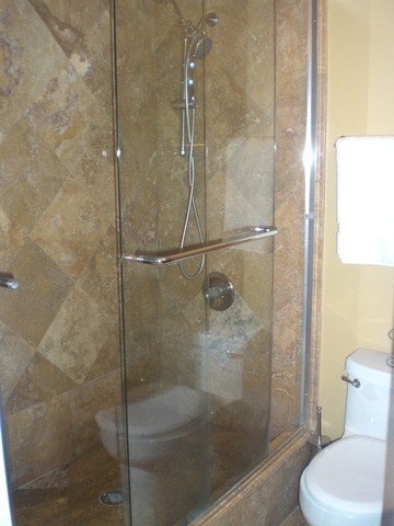 bathroom 2 - 211 E Ohio st. Unit 305
