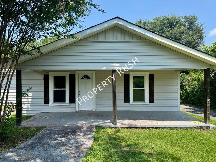 Photo - 106 Champion Rd