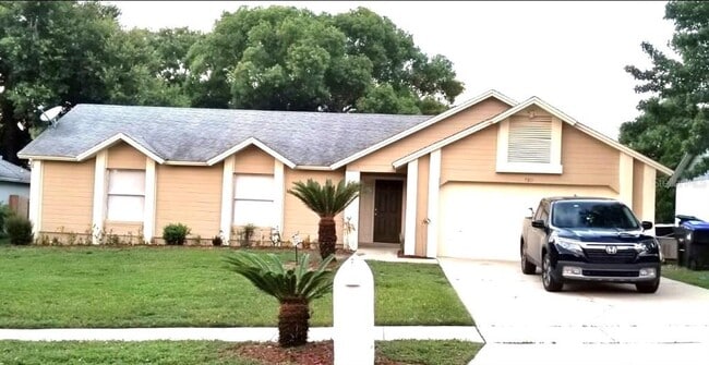 Building Photo - 7811 Bay Cedar Dr