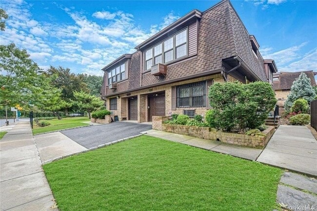 Building Photo - 232-10 Horace Harding Expy Unit 2Fl