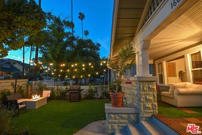 Building Photo - 1600 N Kingsley Dr