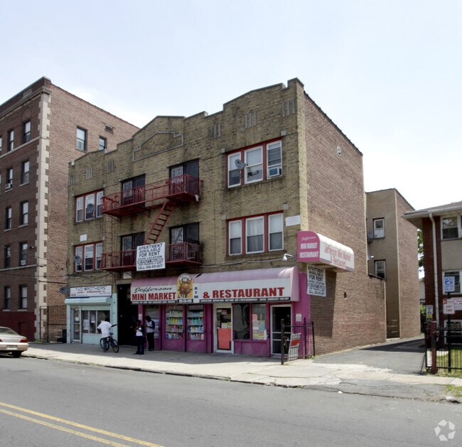 Photo - 423-425 Jefferson Ave Apartments