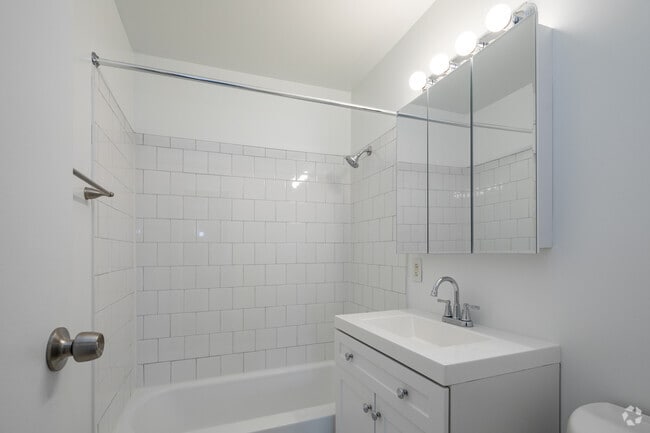 2BR, 1BA - 1,000SF