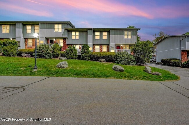 Photo - 26 Abington Gardens Dr Townhome