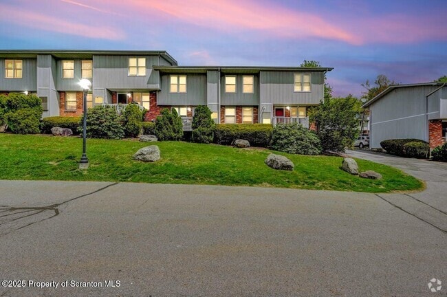 Building Photo - 26 Abington Gardens Dr Rental