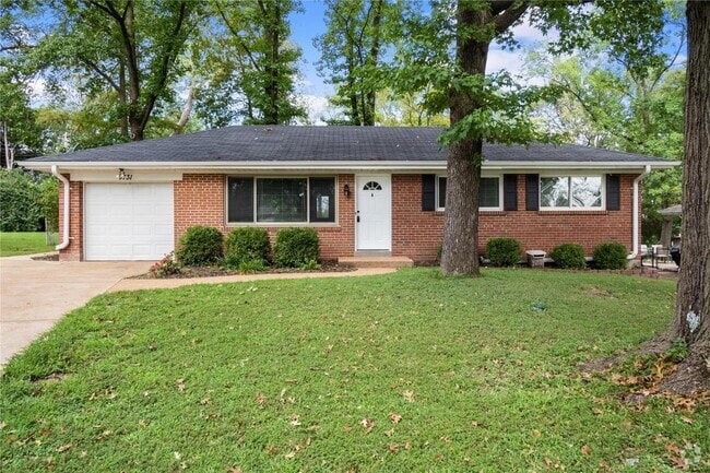 Building Photo - 9731 Twincrest Dr Rental