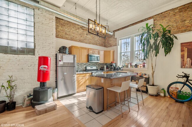 Photo - 2048 W Evergreen Ave Unit 1