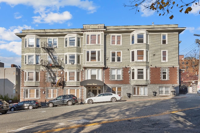 Building Photo - 312 E Olive Pl