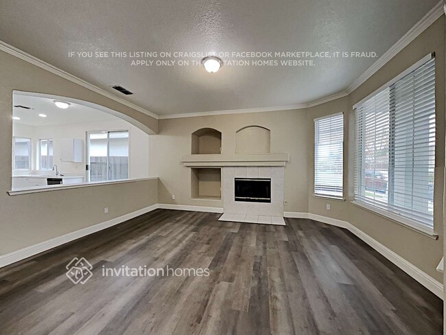 1949 Lindsay Dr