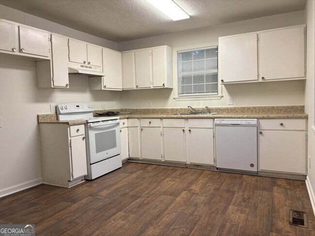 114 Lafayette Ct