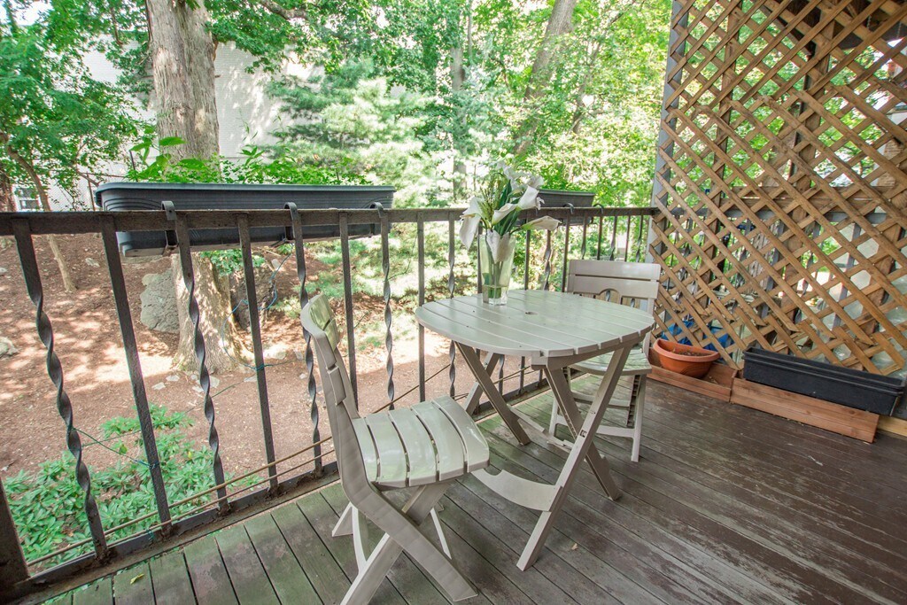 Photo - 155 Strathmore Rd Unit 2