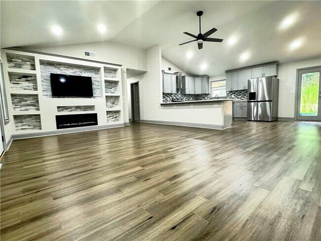 Photo - 160 Maddox Rd