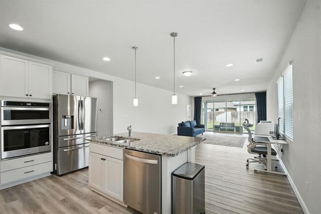 Photo - 410 Watercourse Wy