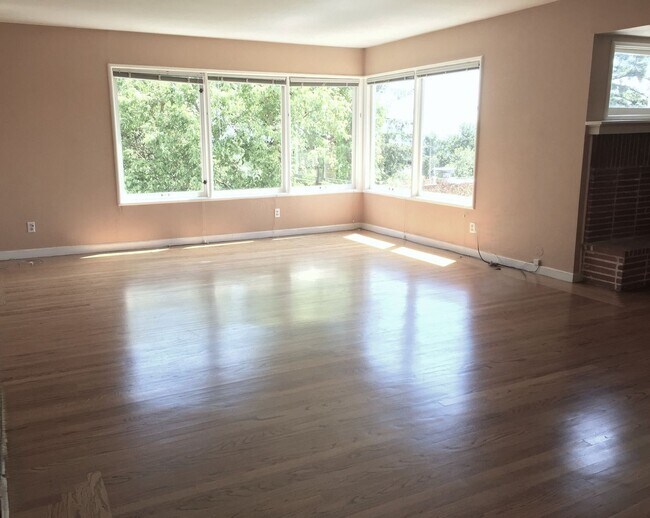 Photo - 2326-2328 Rose Street Unit UPPER