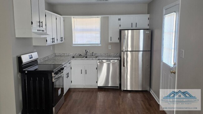 Photo - 1606 Broadway Blvd