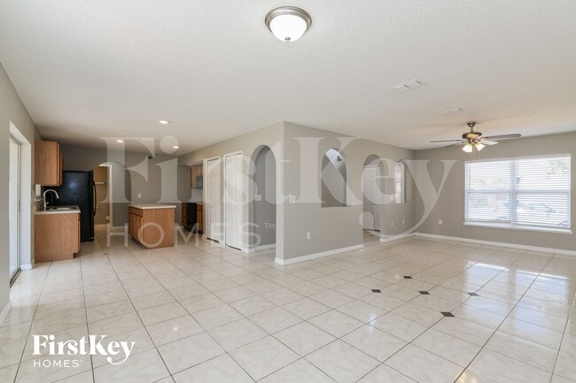 Photo - 215 Lobelia Dr