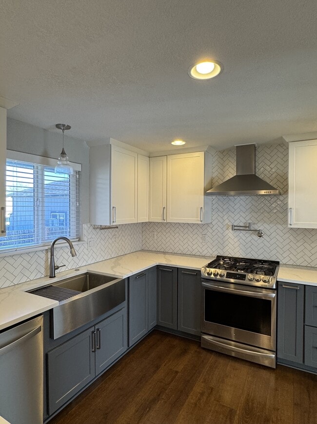 Photo - 935 Fairfield Cir