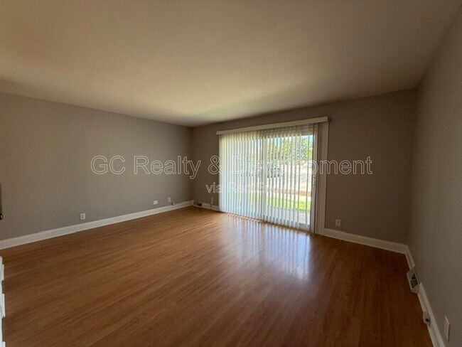 Photo - 13 Simpson St Unit B