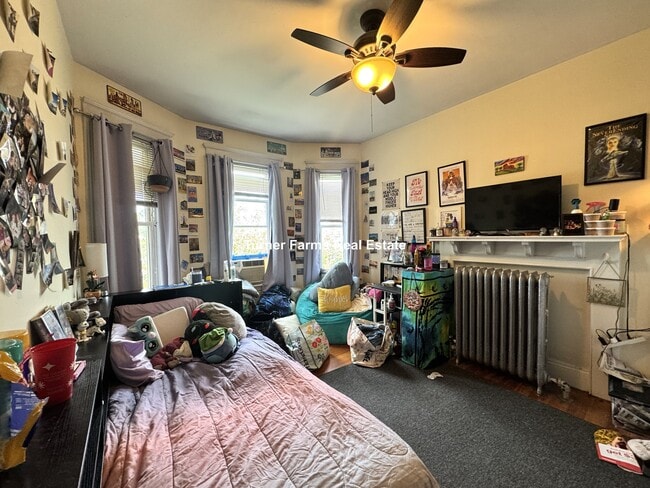 Photo - 139 E Cottage St Unit 2