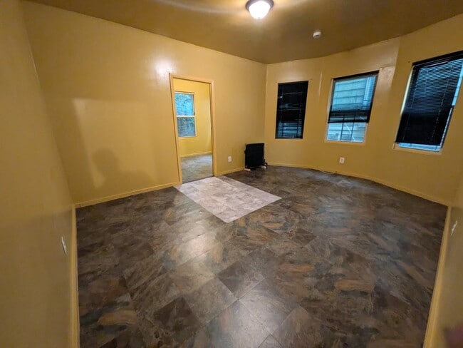 Photo - 89 Saratoga Ave Unit Apt 1