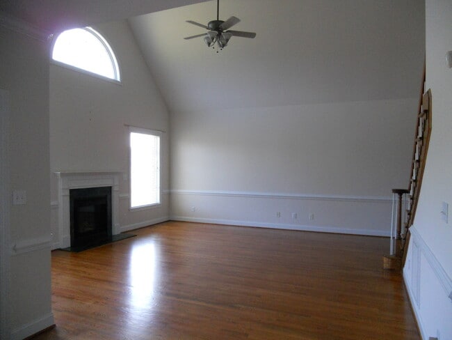 Photo - 409 Pointe Dr