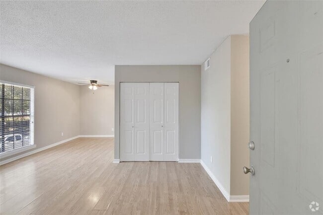 Building Photo - 1300 Baker Ave Unit A2 Rental