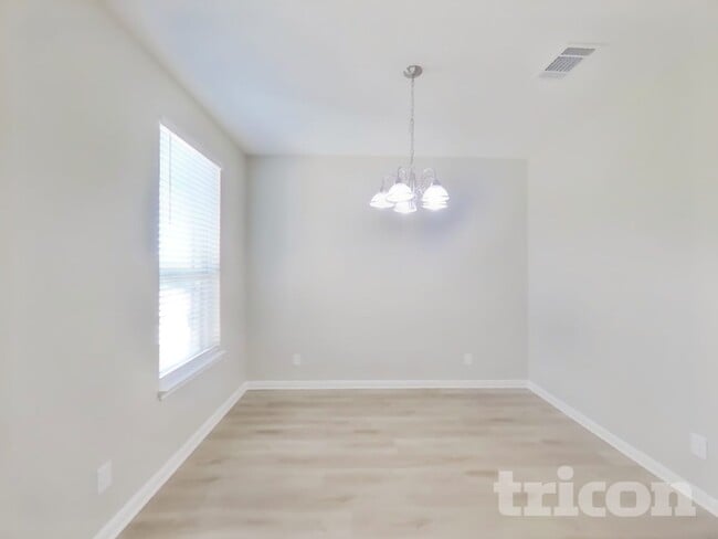 Photo - 13307 Badlands Bnd