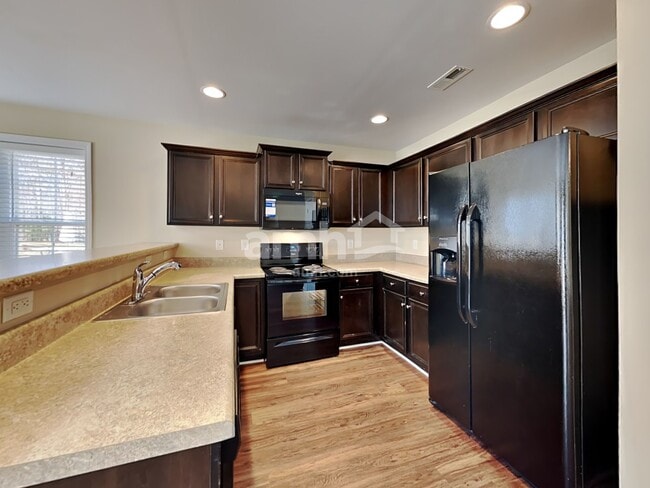 Photo - 416 Joneshaven Dr