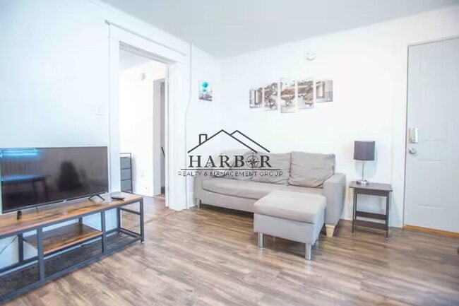 Photo - Modern Minimalism: Efficient 1-BR in a Top-Tier Location Unidad 3