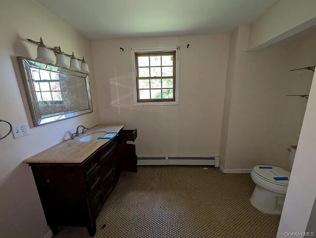 Photo - 469 Eatontown Rd