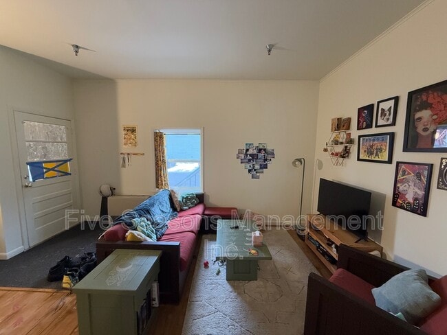 Photo - 194 North St