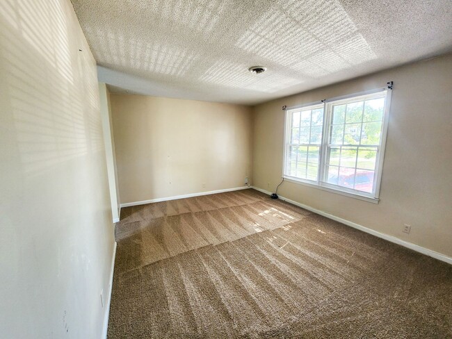 Photo - 3 bed 1 bath unit in duplex