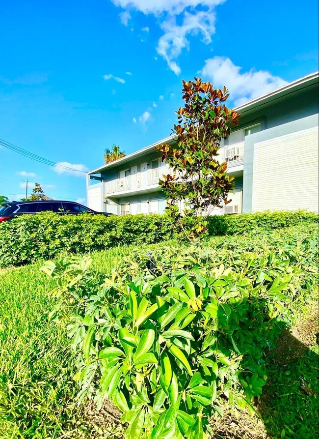 Building Photo - 37280 Okeechobee Ave