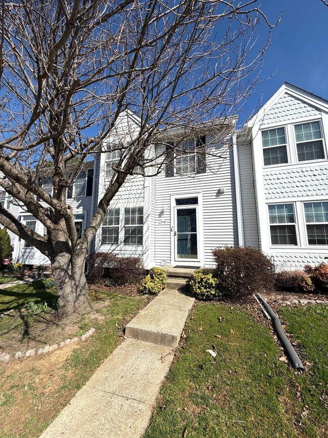 Building Photo - 739 Orley Pl