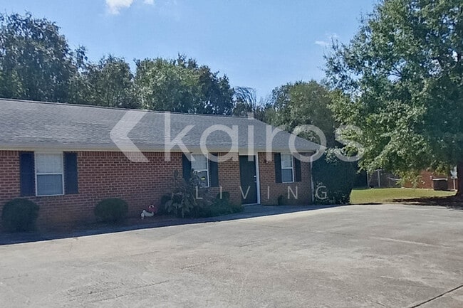 Photo - 180 Deer Pkwy