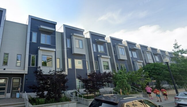 Building Photo - 106 Liverpool St Unit 306