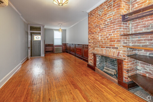 Building Photo - 402 S Regester St Rental