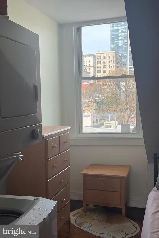 Building Photo - 1209 Spruce St Unit #4