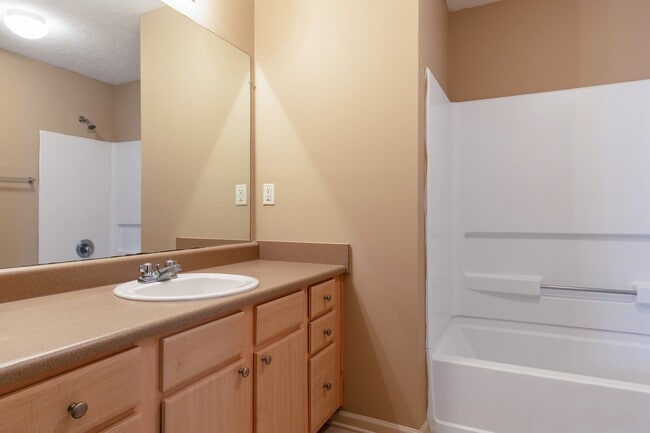 Photo - Bay Crossings Apartments