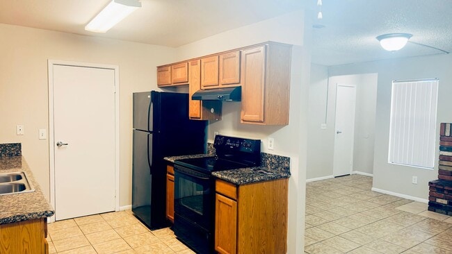 Building Photo - Updated 2 Bed/2 Bath Condo at Baseline Rd ... Unit 1167