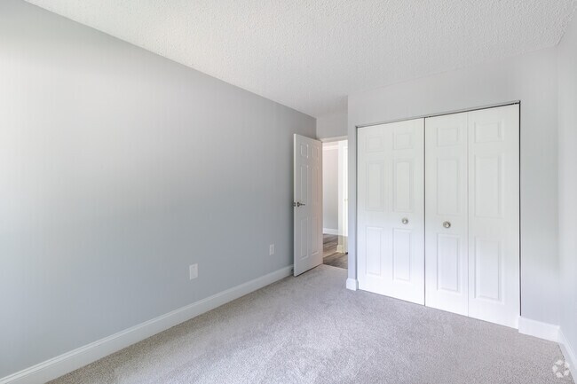 2BR, 1BA - 1,055SF