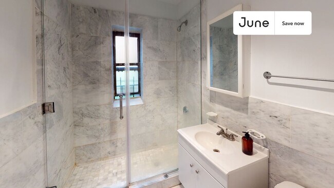 Photo - 23 E 109th St