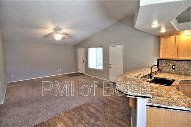 Photo - 306 Pietra Way