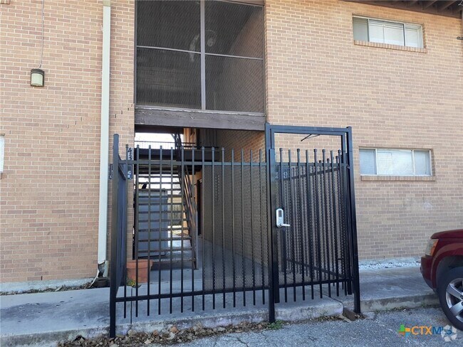 Building Photo - 308 N 14th St Rental