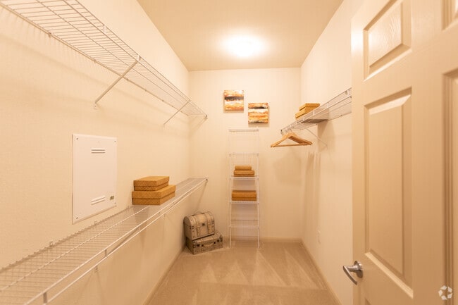 1BR 1BA - 835 SF