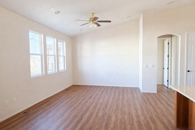 Photo - 515 Andrew Dr