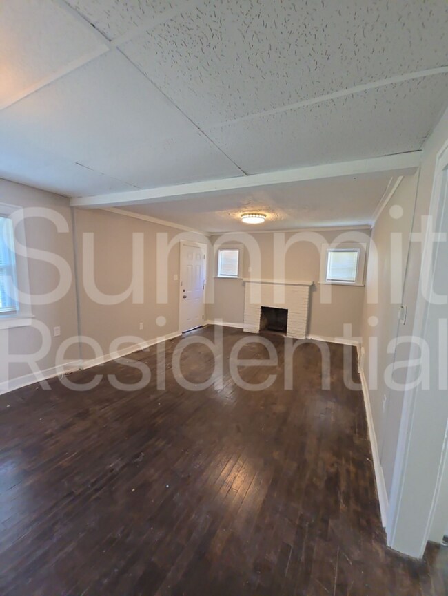 Photo - 5011 E 39 Terrace