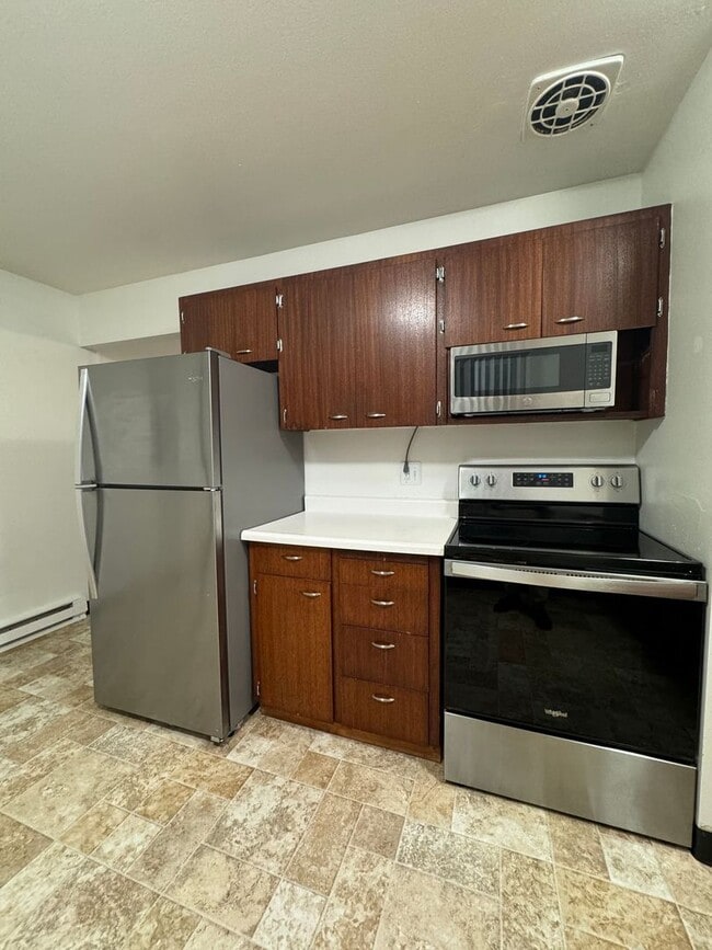 Photo - Reed Neighborhood Gem~ Great Natural Light~ Fenced Front Patio~ Onsite Laundry~ Off Street parkin... Unit 4610