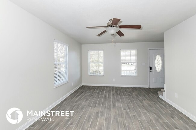 Photo - 231 Heritage Crossing Dr