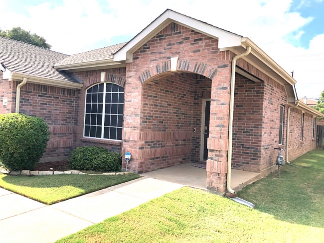 Building Photo - 615 Denali Dr Rental